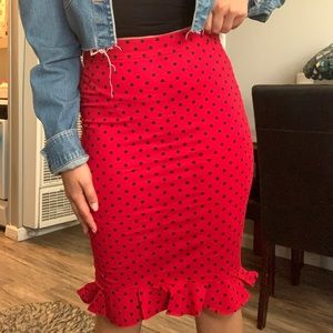 Red polka dot pencil skirt 🌹🌹